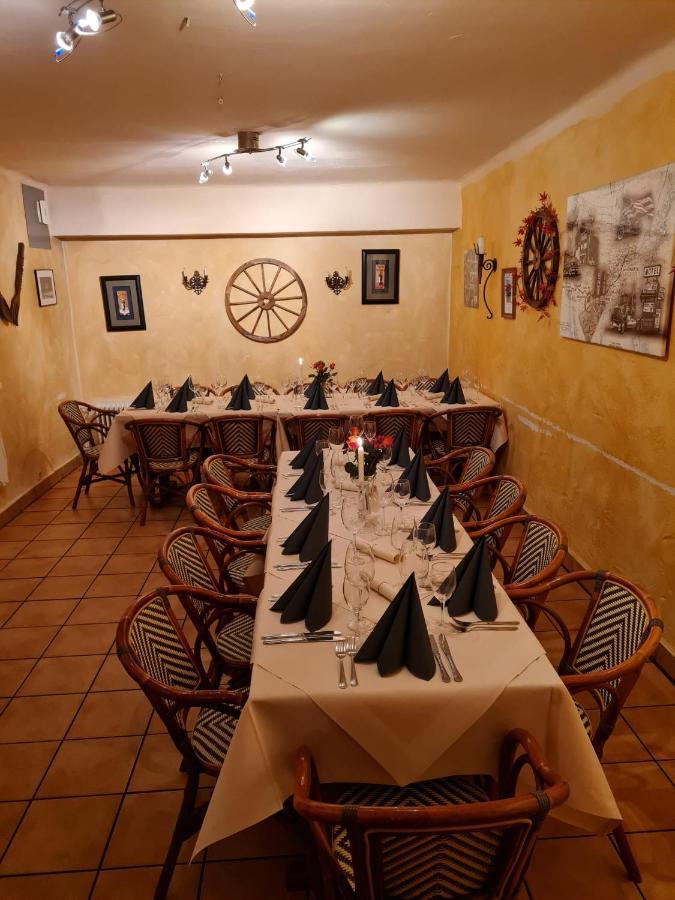 Hotel Restaurant Zur Hexe Überherrn Kültér fotó