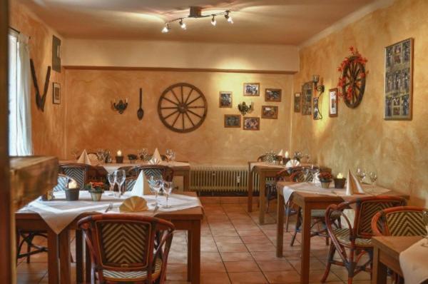 Hotel Restaurant Zur Hexe Überherrn Kültér fotó