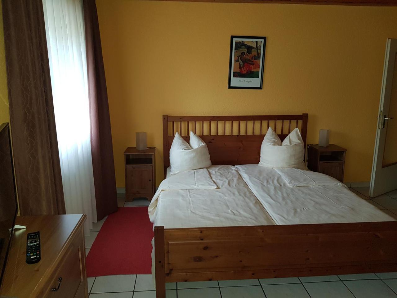 Hotel Restaurant Zur Hexe Überherrn Kültér fotó